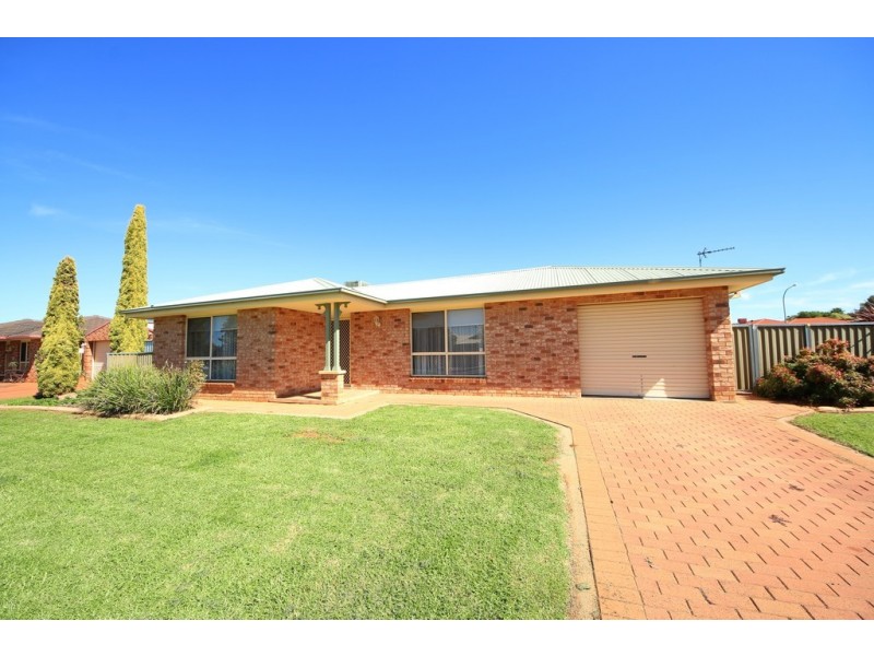 15 Swan Street, Dubbo NSW 2830
