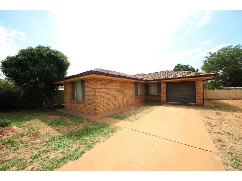 82 Birch Avenue, Dubbo NSW 2830