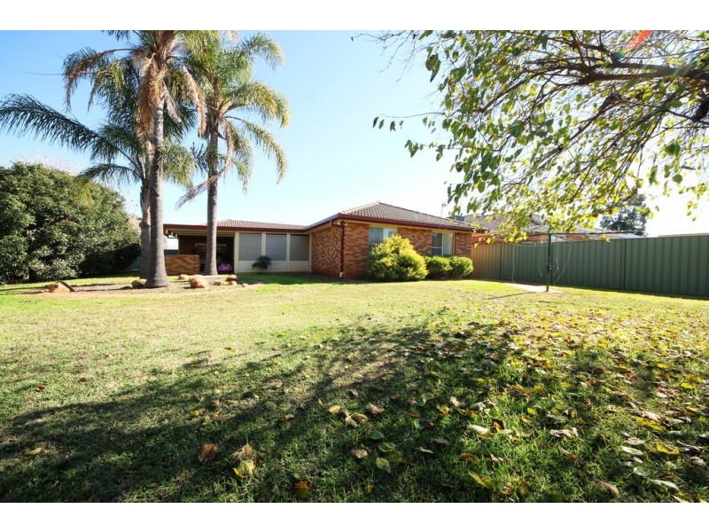 8 Barwon Way, Dubbo NSW 2830