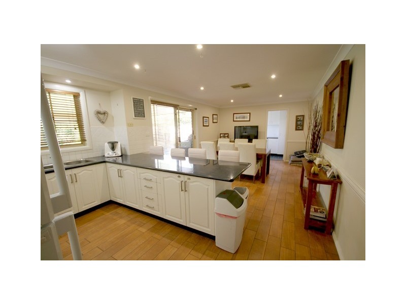 8 Erica Close, Dubbo NSW 2830