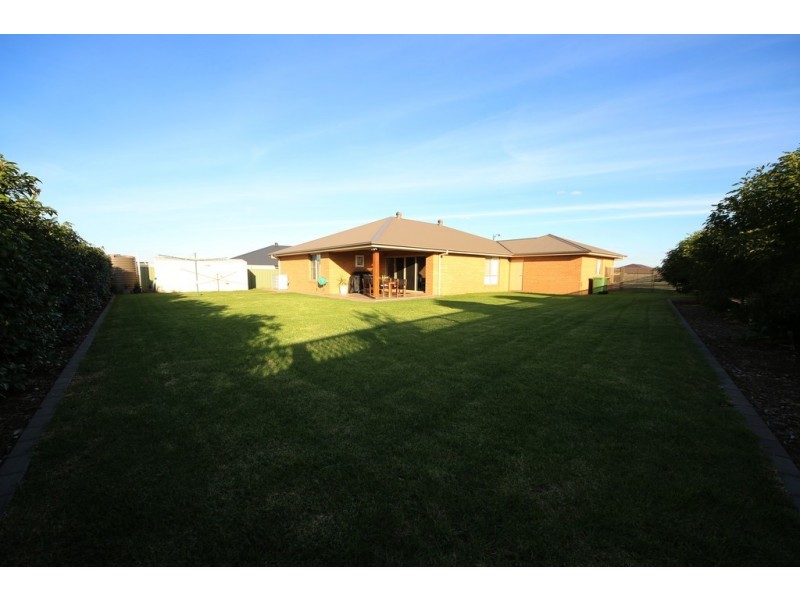 32 Holmwood Drive, Dubbo NSW 2830