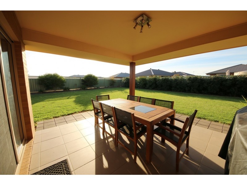 32 Holmwood Drive, Dubbo NSW 2830