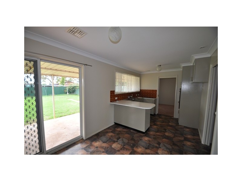 20 Sturt Circle, Dubbo NSW 2830