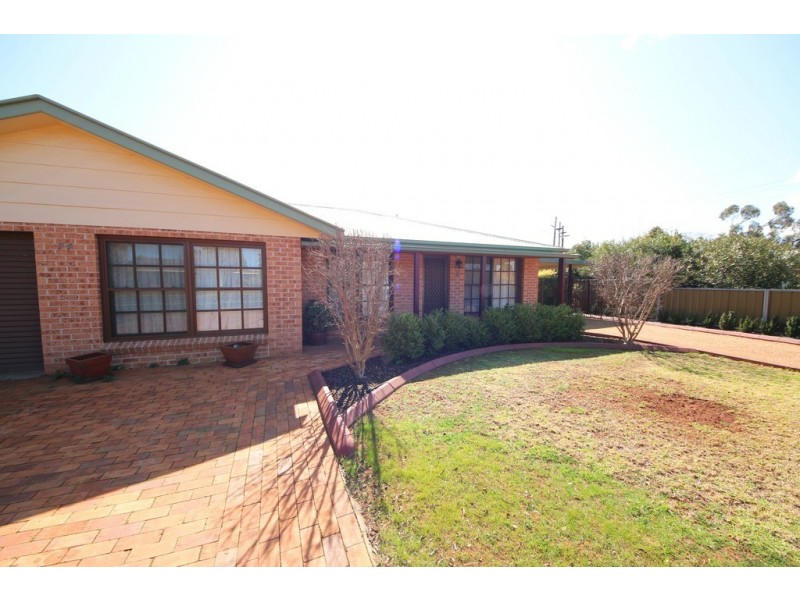2/74 Birch Avenue, Dubbo NSW 2830