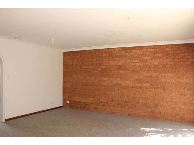 2/27 Davidson Drive, Dubbo NSW 2830