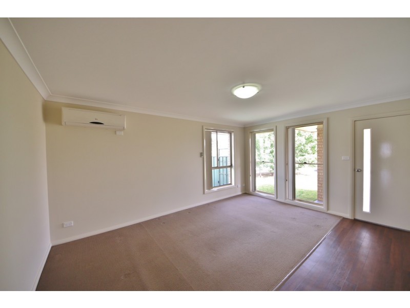12B Lansdowne Drive, Dubbo NSW 2830