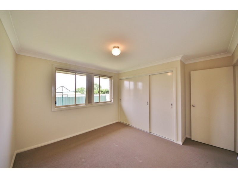 12B Lansdowne Drive, Dubbo NSW 2830
