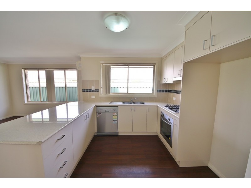 12B Lansdowne Drive, Dubbo NSW 2830