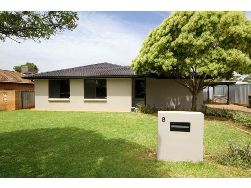 8 Flinders Close, Dubbo NSW 2830