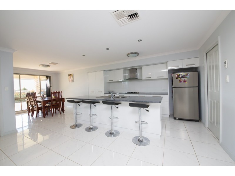 19 Ritz Place, Dubbo NSW 2830