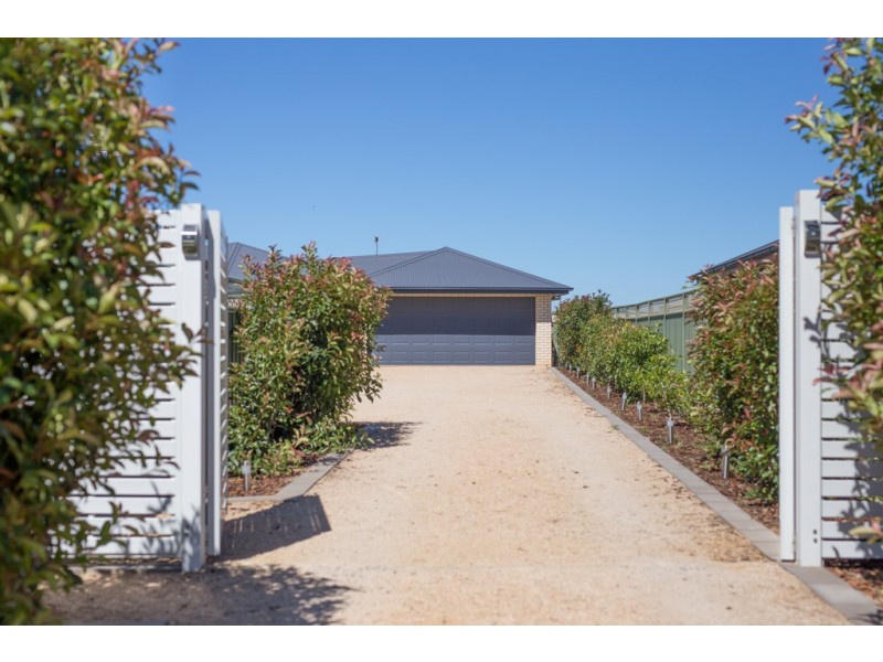 19 Ritz Place, Dubbo NSW 2830