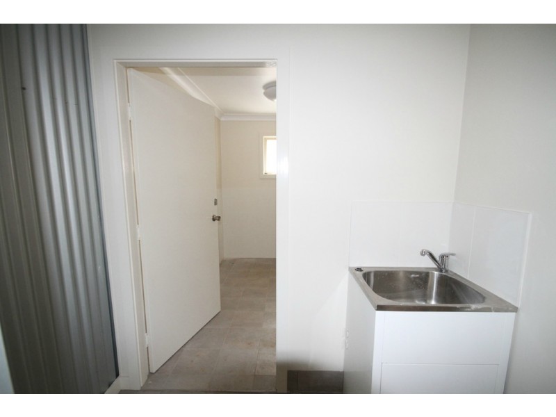 2/72 Mountbatten Drive, Dubbo NSW 2830