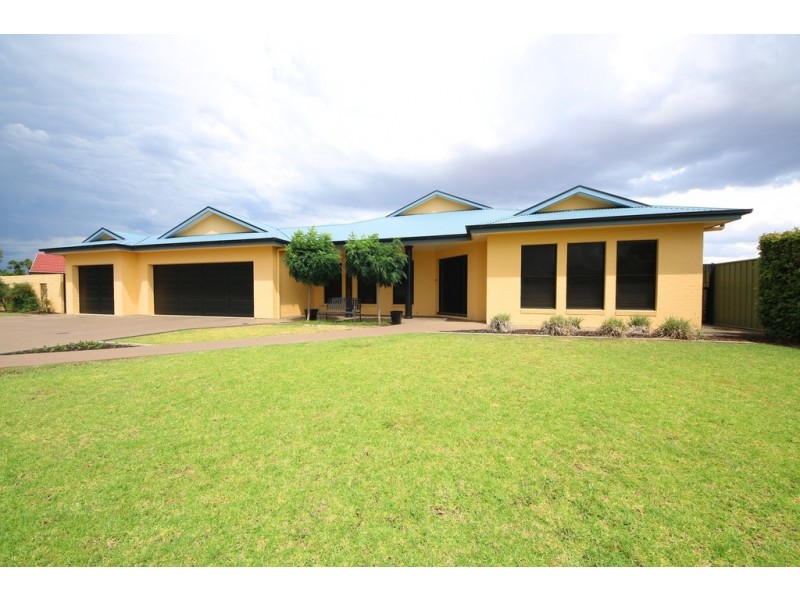 4 Cudgegong Place, Dubbo NSW 2830