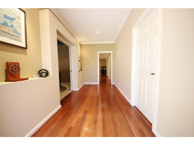 4 Cudgegong Place, Dubbo NSW 2830