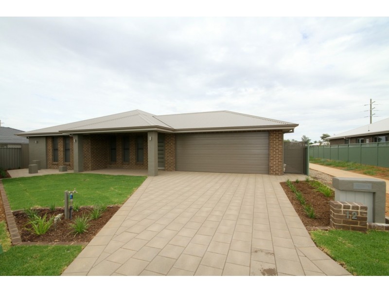 12 Aquarius Street, Dubbo NSW 2830