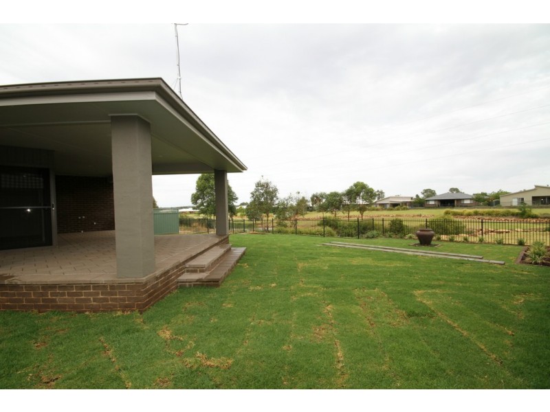 12 Aquarius Street, Dubbo NSW 2830