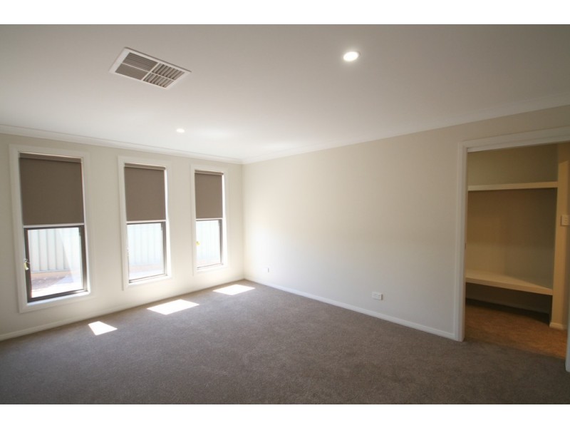 12 Aquarius Street, Dubbo NSW 2830