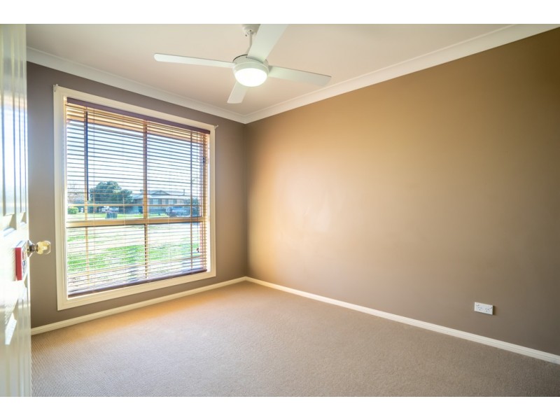 44 Meadowbank Drive, Dubbo NSW 2830