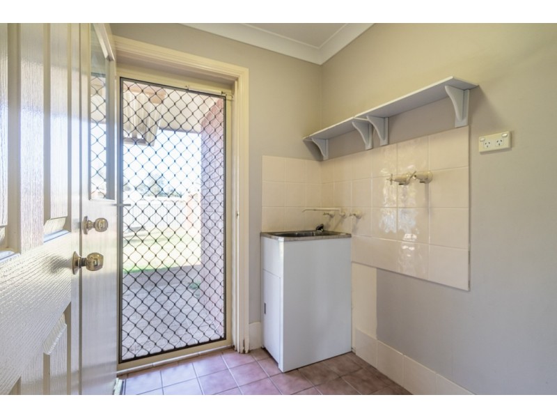 44 Meadowbank Drive, Dubbo NSW 2830