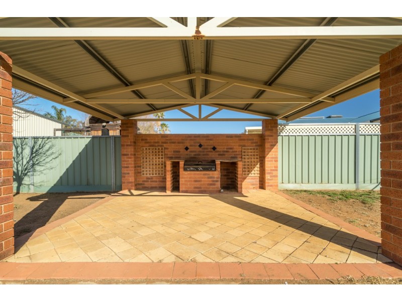 44 Meadowbank Drive, Dubbo NSW 2830