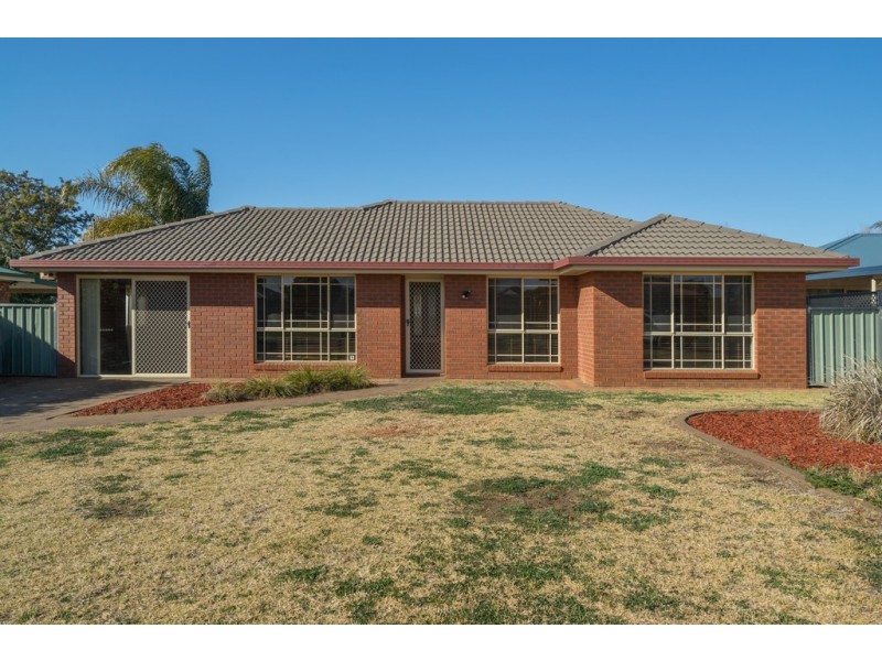44 Meadowbank Drive, Dubbo NSW 2830