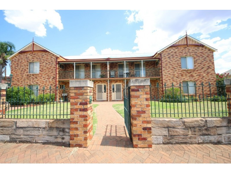 11/77 Bultje Street, Dubbo NSW 2830