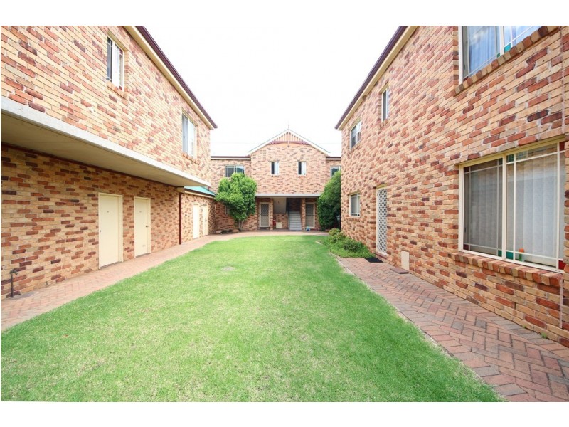 11/77 Bultje Street, Dubbo NSW 2830
