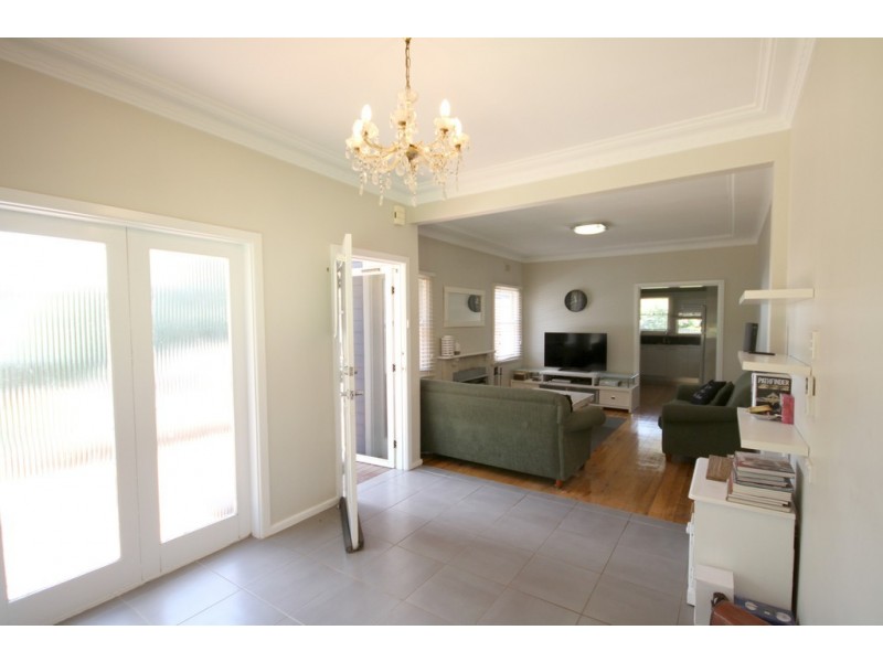 6 Roycox Crescent, Dubbo NSW 2830