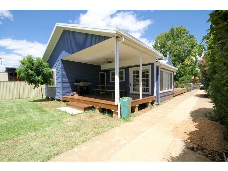 6 Roycox Crescent, Dubbo NSW 2830
