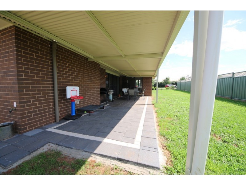 54 Dunheved Circle, Dubbo NSW 2830