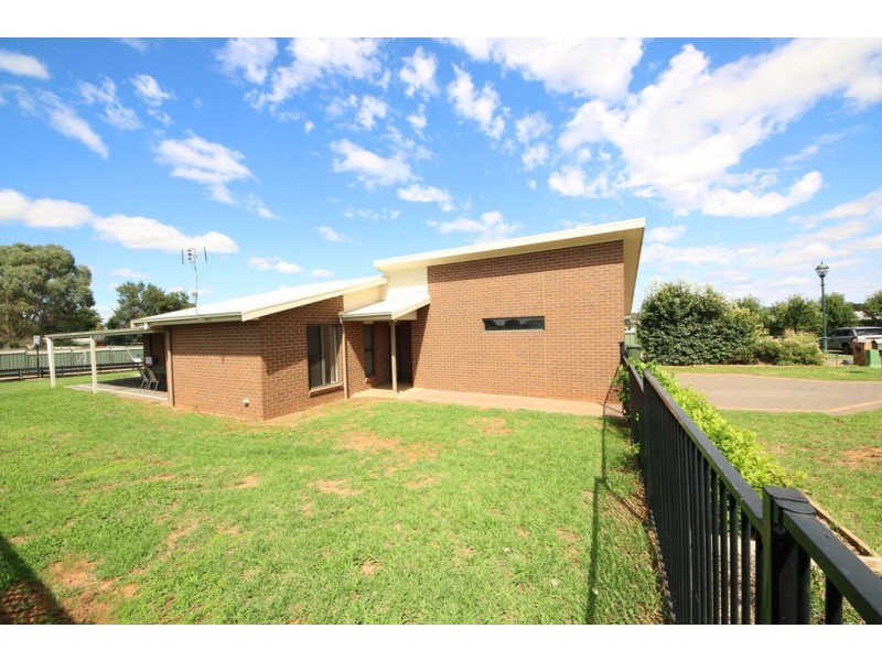 54 Dunheved Circle, Dubbo NSW 2830