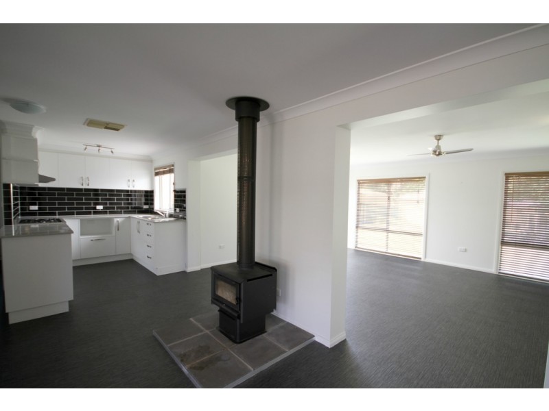 24 Davidson Drive, Dubbo NSW 2830