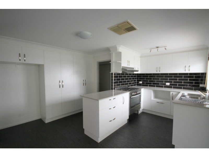 24 Davidson Drive, Dubbo NSW 2830