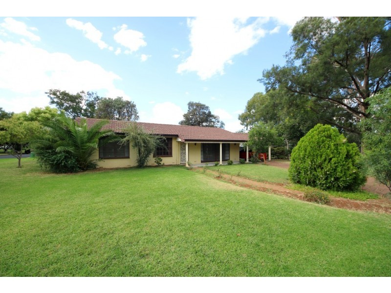 2 Meurer Court, Dubbo NSW 2830