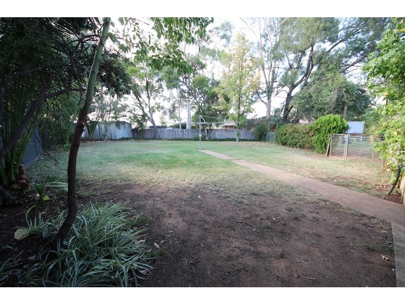 2 Meurer Court, Dubbo NSW 2830