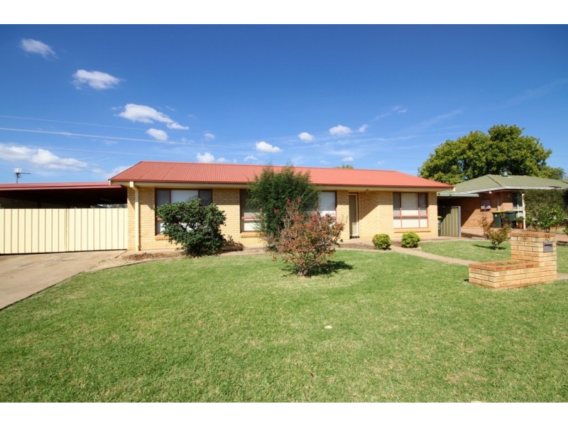 16 Pegasus Place, Dubbo NSW 2830