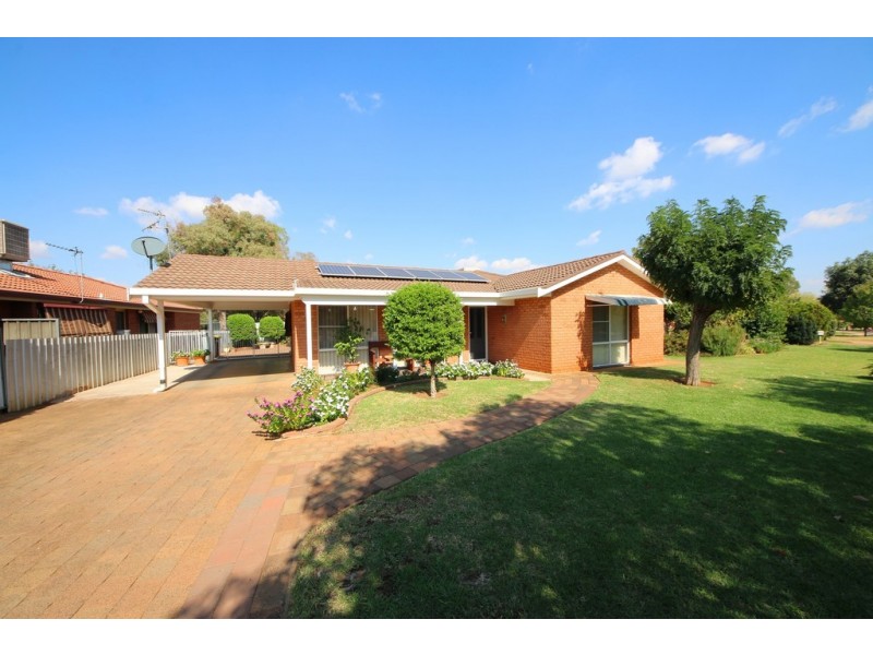 6 Balmoral Place, Dubbo NSW 2830