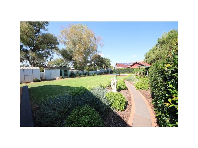 6 Balmoral Place, Dubbo NSW 2830