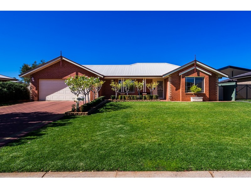 17 Lachlan Way, Dubbo NSW 2830