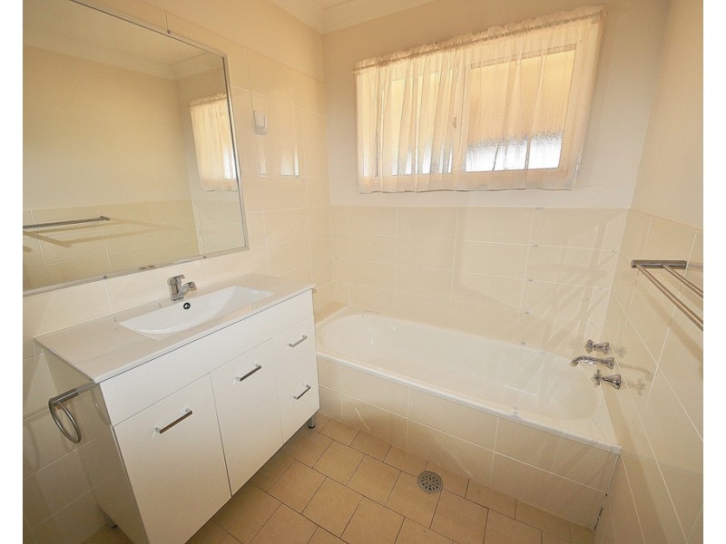 3 Windsor Parade, Dubbo NSW 2830