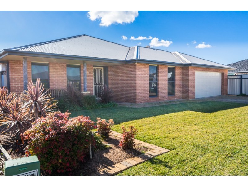 11 Hawkesbury Place, Dubbo NSW 2830