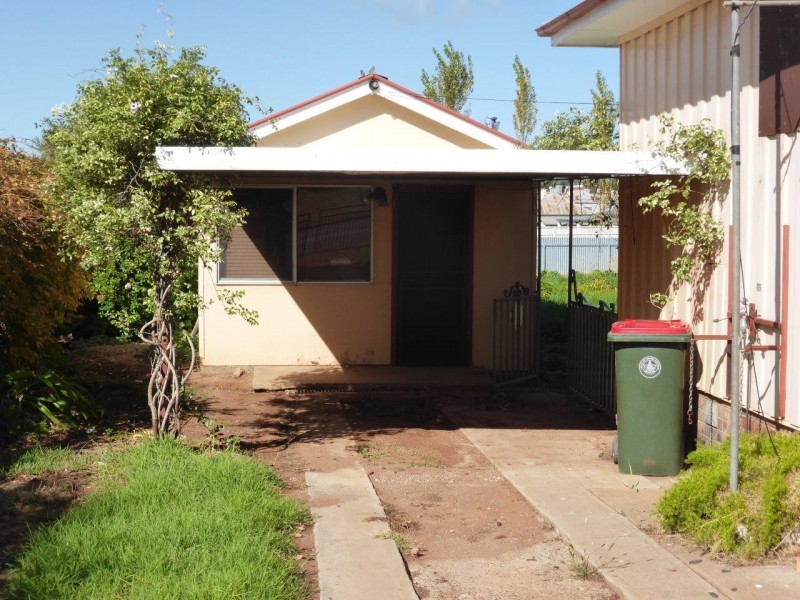22 CONAPAIRA STREET, Lake Cargelligo NSW 2672