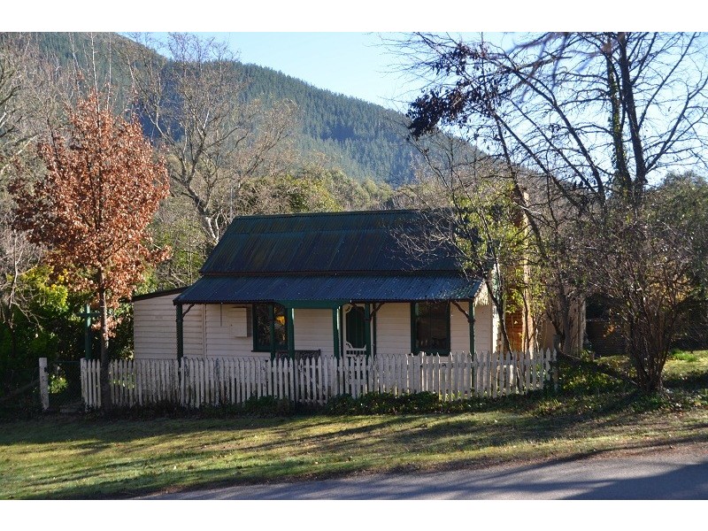 6 Smithy Lane, Wandiligong VIC 3744