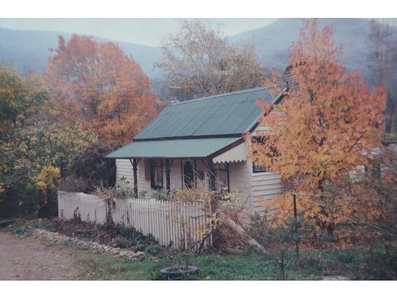 6 Smithy Lane, Wandiligong VIC 3744