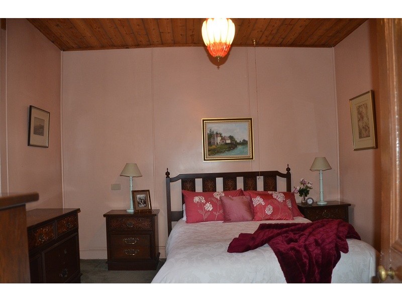 6 Smithy Lane, Wandiligong VIC 3744