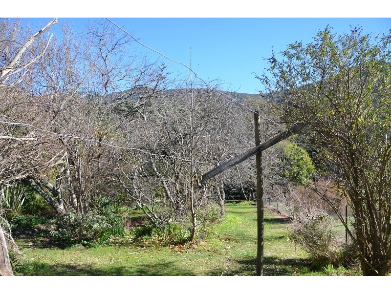 6 Smithy Lane, Wandiligong VIC 3744