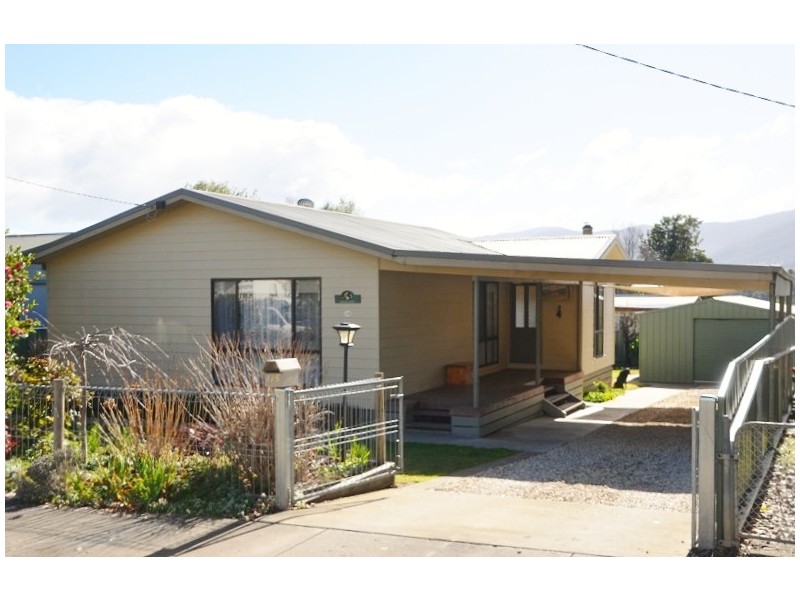 115 Lakeside Avenue, Mount Beauty VIC 3699