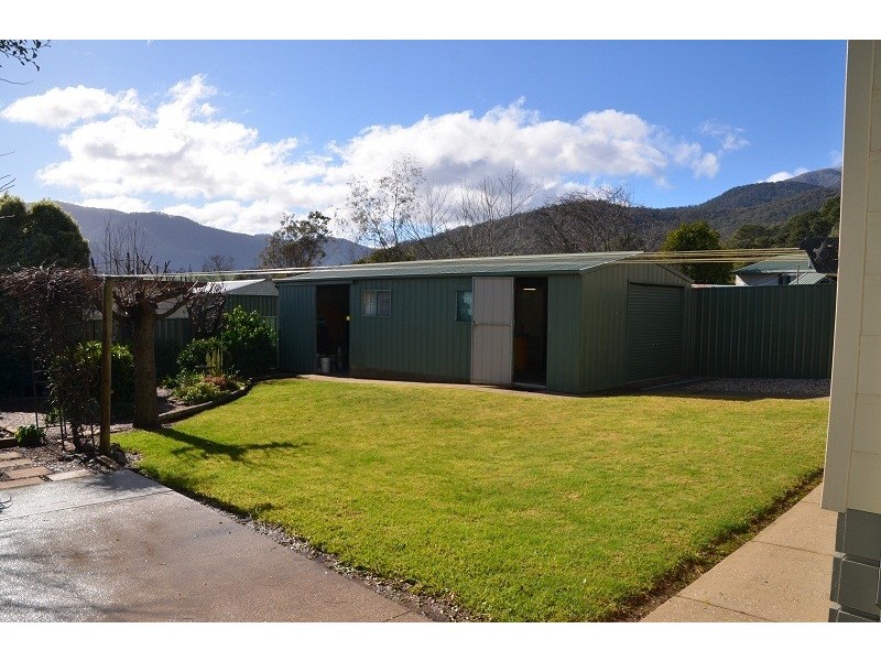 115 Lakeside Avenue, Mount Beauty VIC 3699