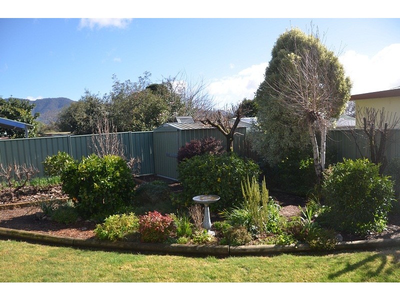 115 Lakeside Avenue, Mount Beauty VIC 3699