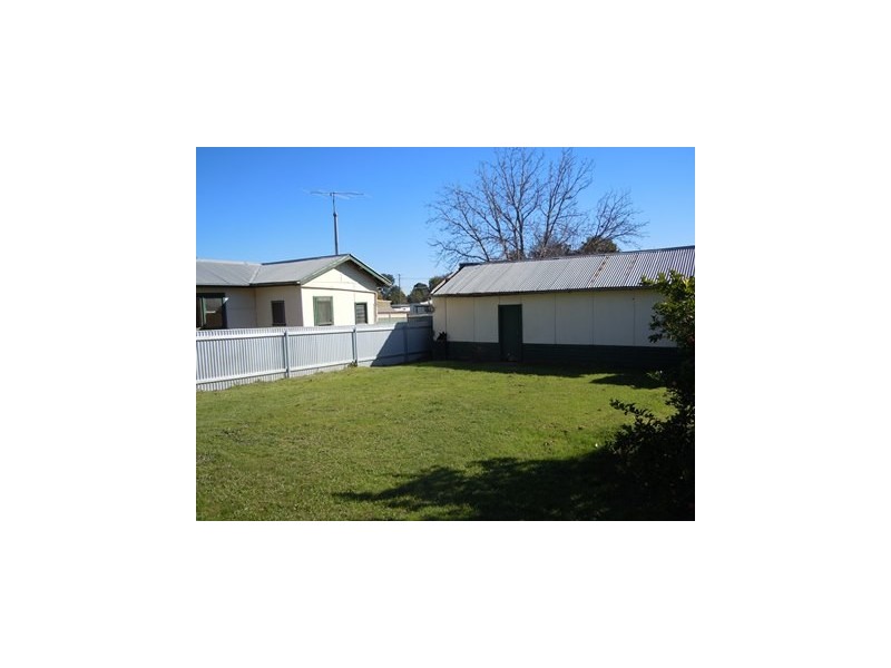 72 Elizabeth Street, Narrandera NSW 2700